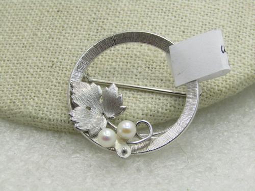 Vintage Krementz Sterling Silver Pearl Brooch & (1 of 8)