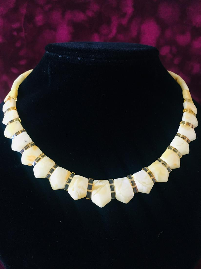 Unique and Impressive Amber Cleopatra necklace (1 of 13)