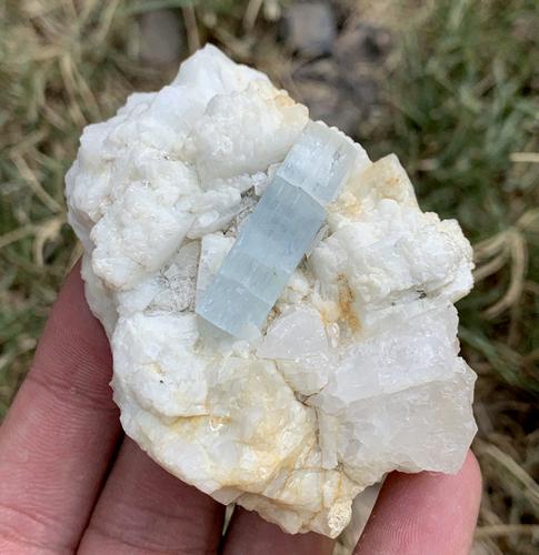 106 Gram Attractive Natural Aquamarine Specimen: Title: 106 Gram Attractive Natural Aquamarine Specimen Weight: 106 Gram Size/Dimensions: 68x50x28 mm Origin: Pakistan Reserve: $30.00 Shipping: Domestic: Flat-rate of $15.00 to anywhere within the con