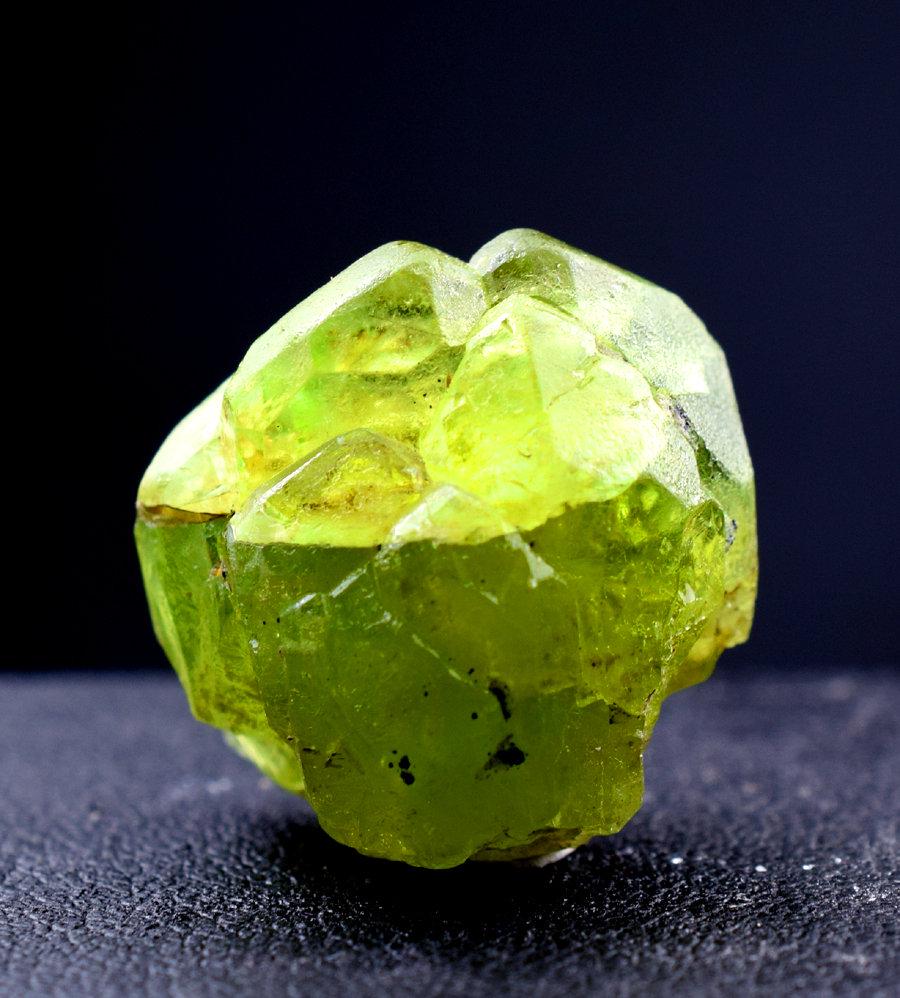 Peridot Natural Crystal ~ Terminated And Undamaged: Peridot Natural Crystal ~ Terminated And Undamaged Crystal - From Supat Pakistan ~ 10 Gram - 21*20*16 mm Weight : ~ 10 Gram Size : ~ 21*20*16 mm Treatment : Natural Origin : Pakistan Economy shipping 