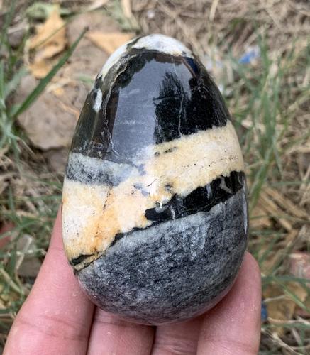 233 Gram Top Quality Natural Jasper Egg From Pakistan: Title: 233 Gram Top Quality Natural Jasper Egg From Pakistan Treatment: Natural Weight: 233 Gram Size/Dimensions: 72x46x46 mm Origin: Pakistan Reserve: $20.00 Shipping: Domestic: Flat-rate of $15.00 t
