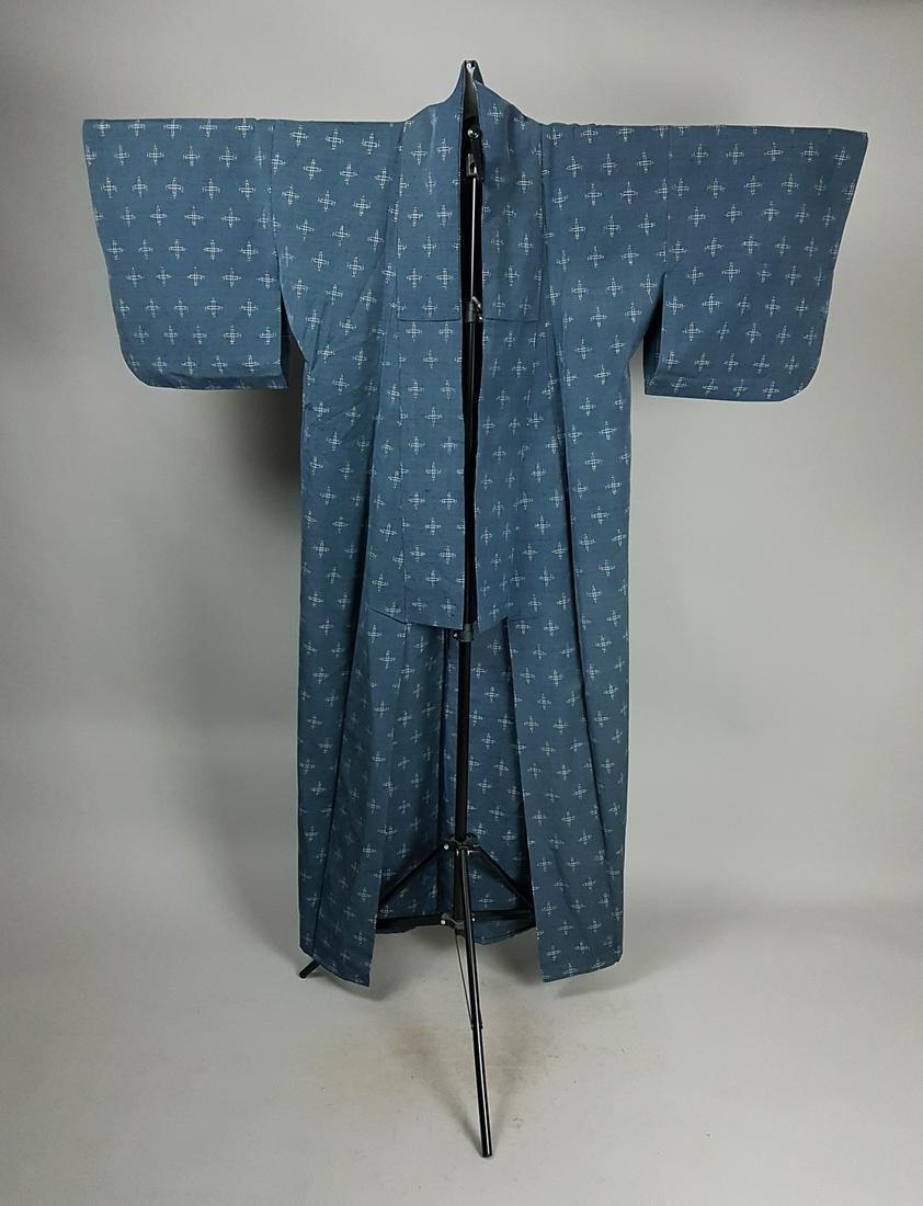 BLUE GEOMETRIC HEMP KIMONO (1 of 7)