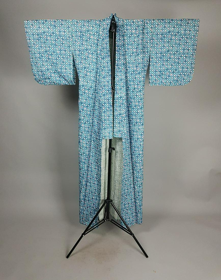 LINEN BLUE FLORAL KIMONO (1 of 5)