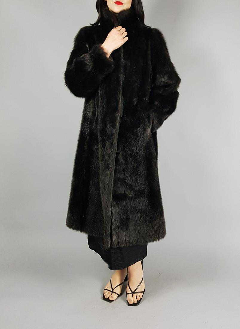 BLACK BEAVER FUR COAT (1 of 8)