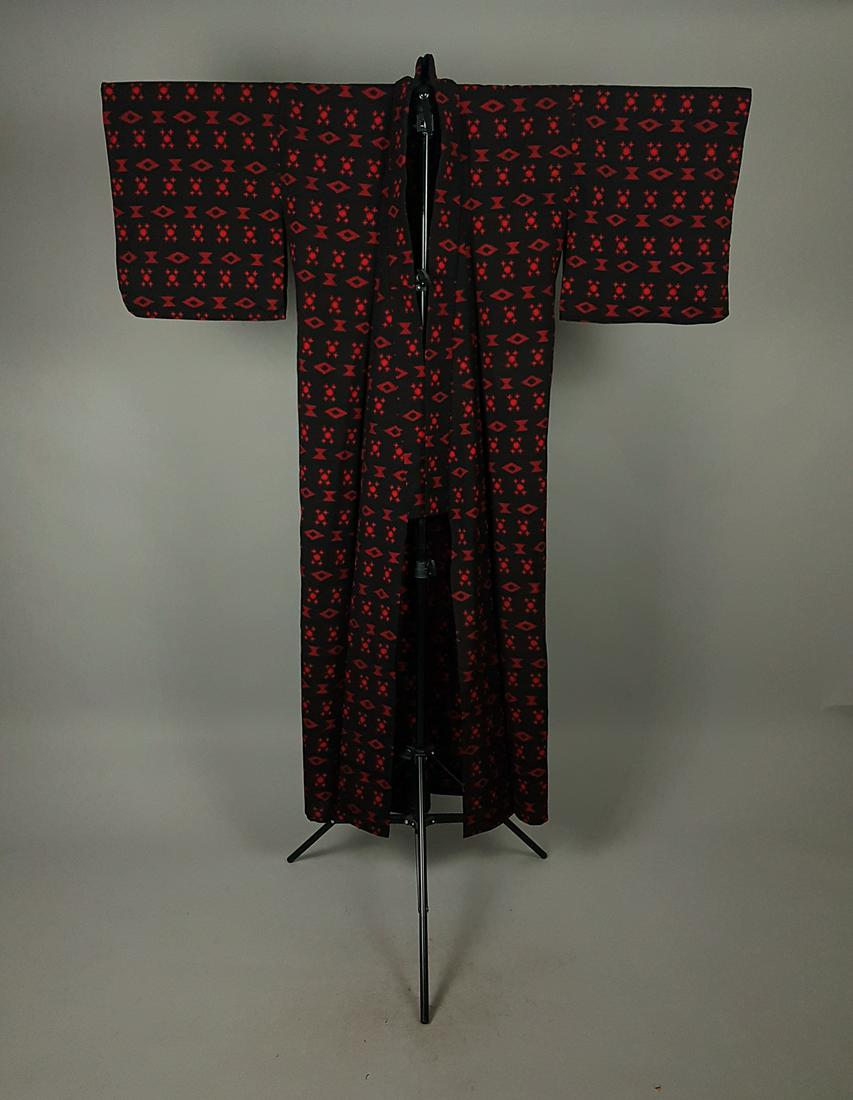 RED BLACK HEMP KIMONO (1 of 6)