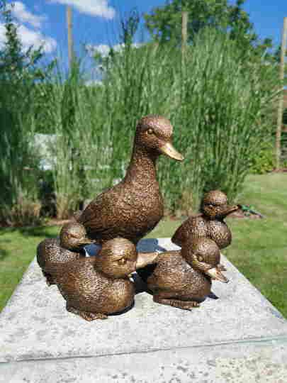 Bronze duck family - Lovely garden decor - Mother duck (1 of 9)