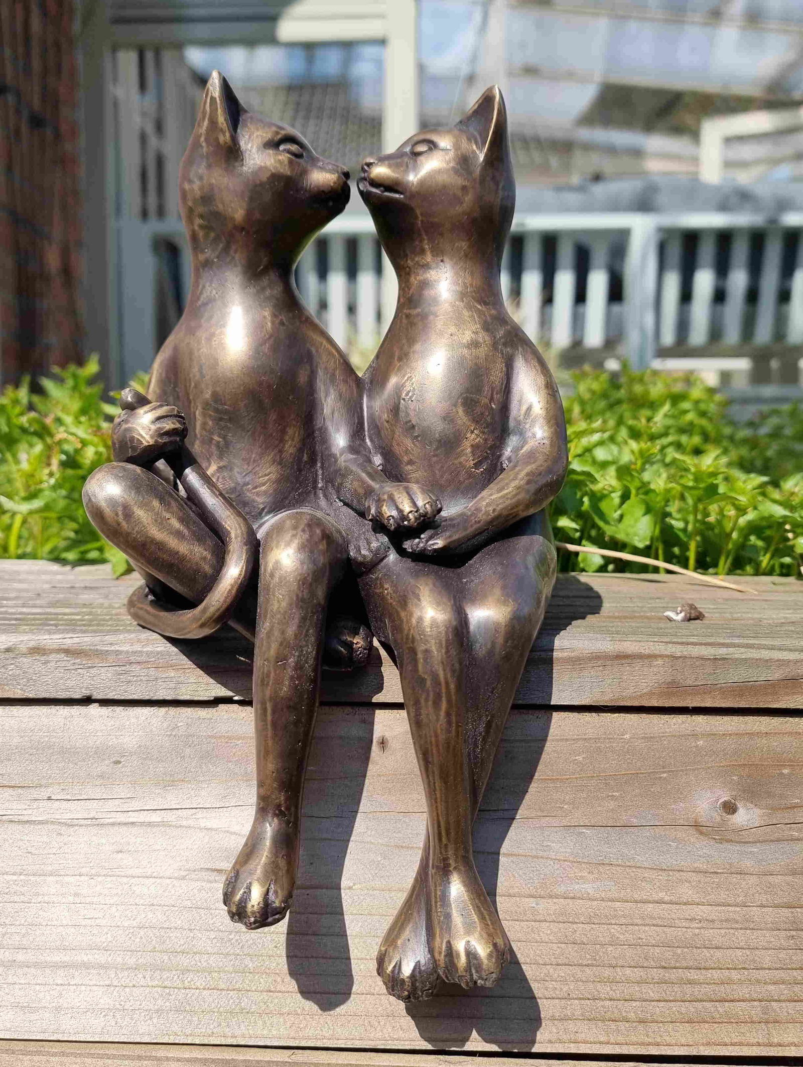 Cuddling cats - Cats in love - garden ornaments (1 of 4)