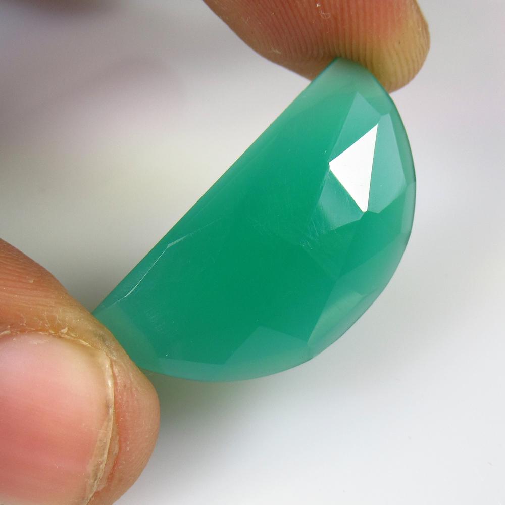 15.00 Ct Natural Green Onyx Half Moon Cut (1 of 2)