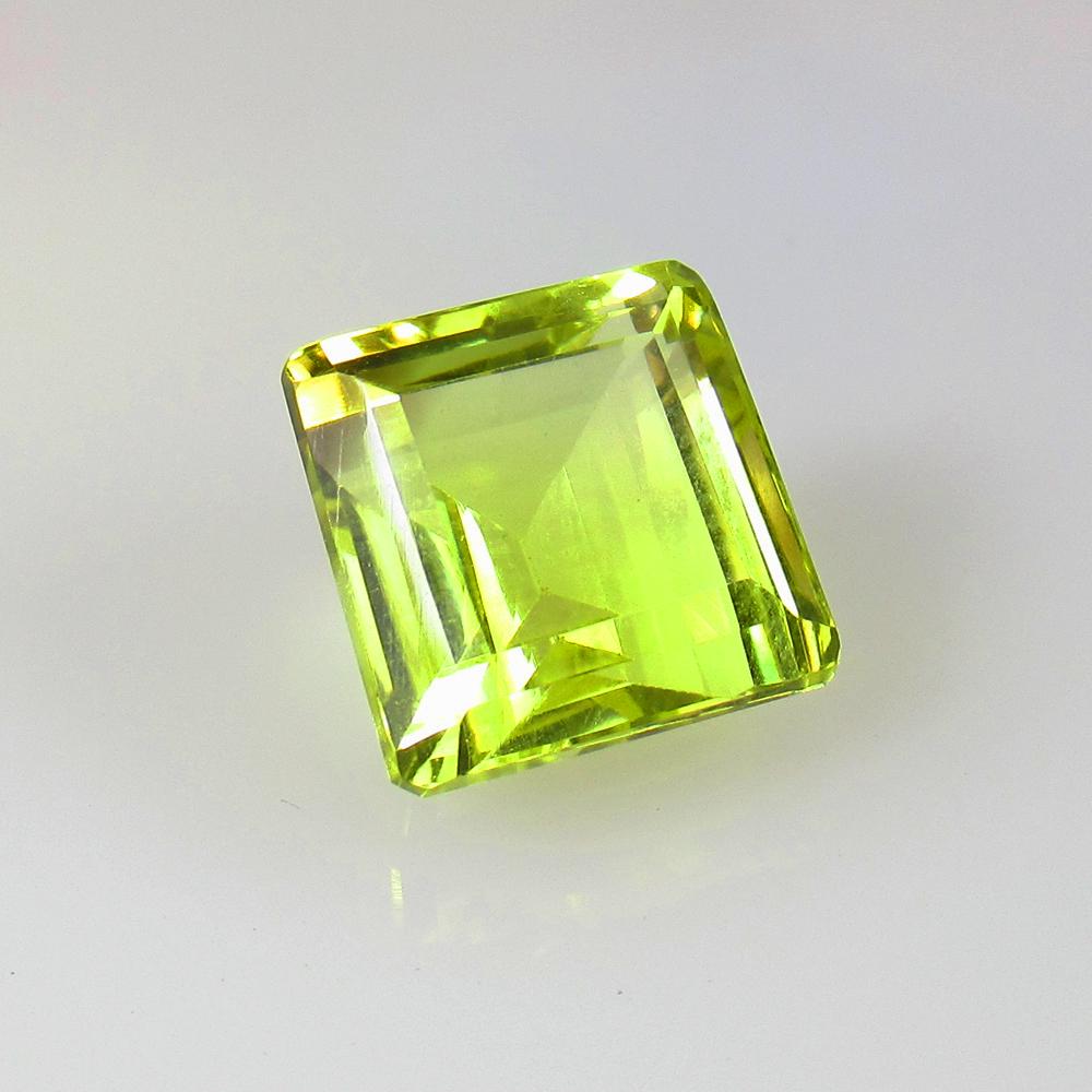 6.82 Ct Natural Lemon Quartz Octagon Cut: No Reserve! Title: 6.82 Ct Natural Lemon Quartz Octagon Cut Stone Clarity: VVS Gemstone: Natural Lemon Quartz Carat Weight: 6.82 Size/Dimension: 10.50 x 10.50 x 7.70 mm Additional Information: Top Cla