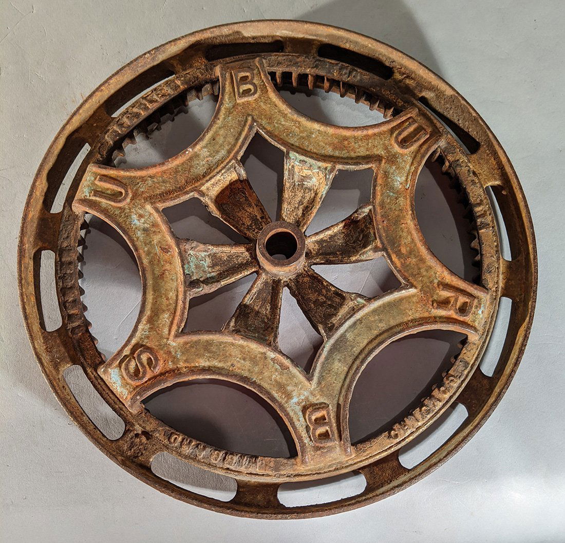 Decorative Iron Cog Wheel (1 of 4)