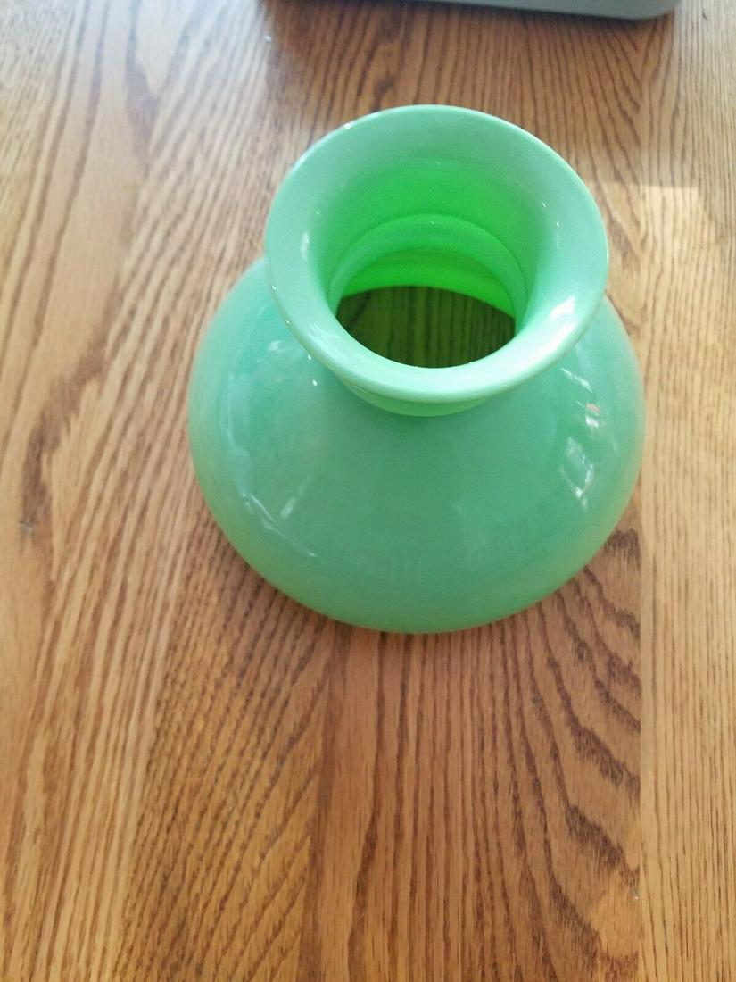Green clam broth oil lamp chimney student oil RARE (1 of 10)