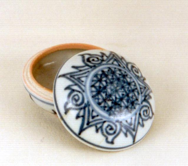 A fine late ming covered box with mostly geometric (1 of 1)