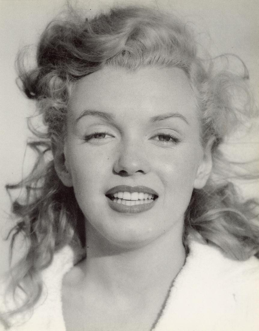 ANDRE DE DIENES - Marilyn Monroe: Artist: Andre De Dienes Title:Marilyn Monroe Medium: Photo Litho, 1985, USA Dimensions: 9.65x12.3" Description: Heat Wax Mounted on 12x16" Conservation Board Artist Bio: Andre De Dienes was a Hungaria