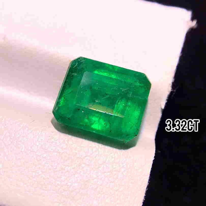Natural Emerald Cut 3.32 Carats VVG Emerald Loose (1 of 3)