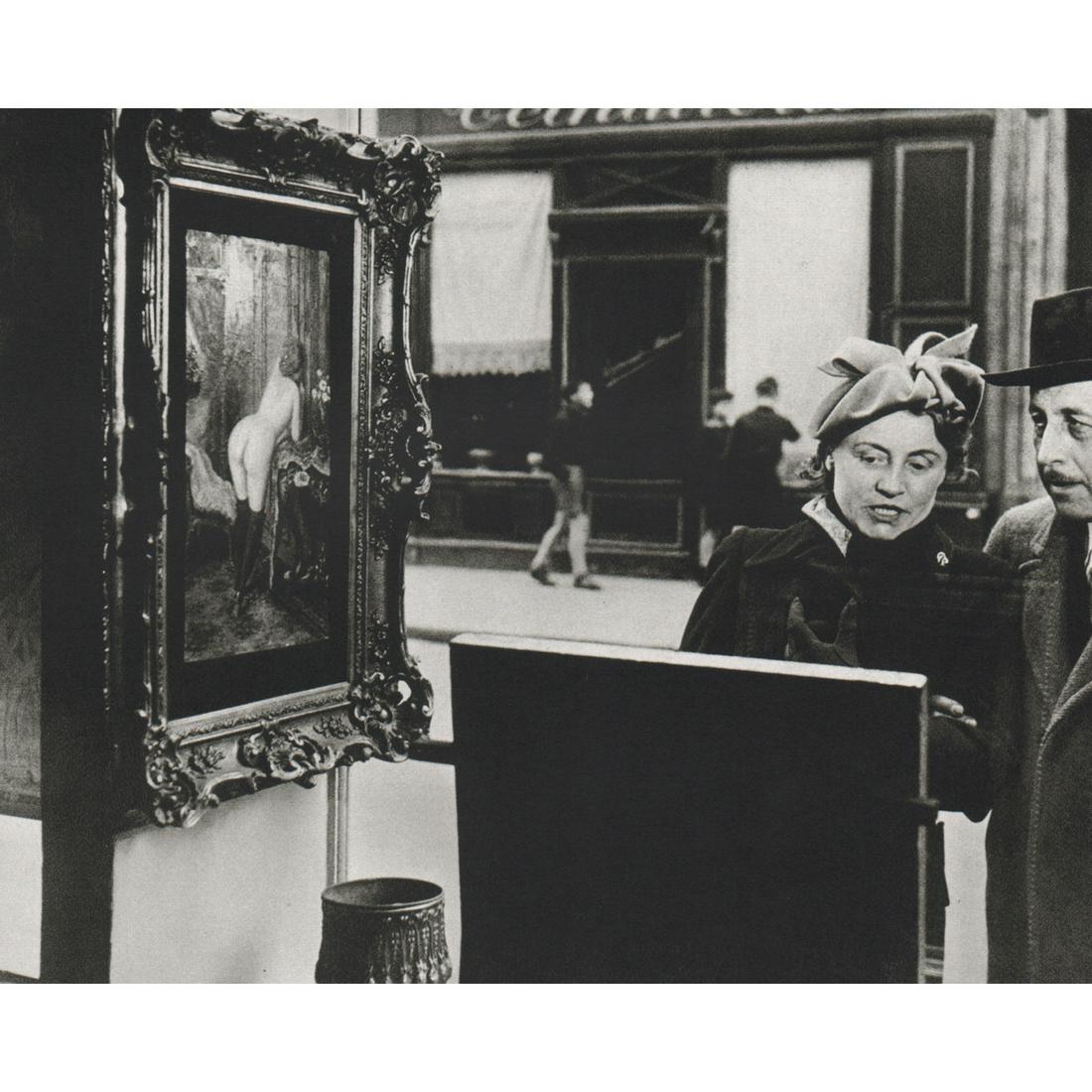 ROBERT DOISNEAU - Un Regard Oblique: Artist: ROBERT DOISNEAU Print Title: Un Regard Oblique Medium: Sheet-fed Gravure Printing Date: 1970's Printed in Switzerland Image Size approx: 6 x 7.5 inches Robert Doisneau (1912-1994) was a French