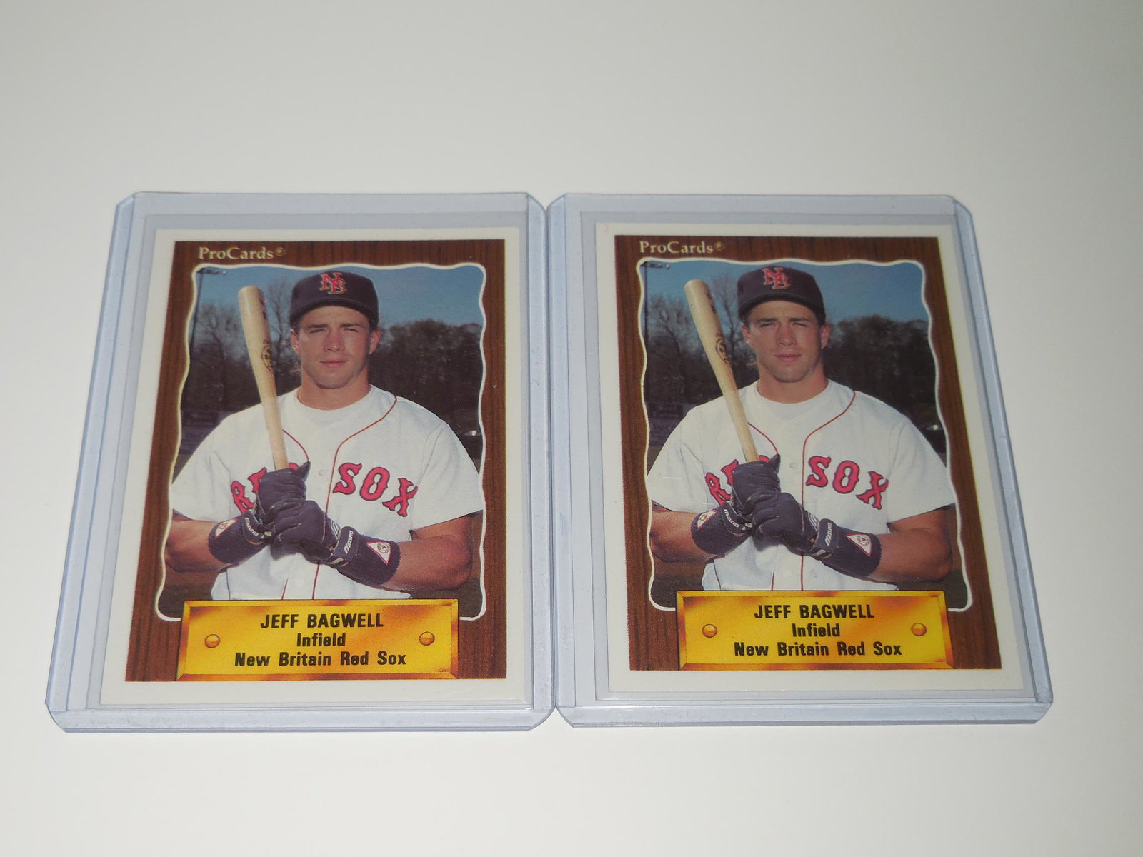 1990 PRO CARDS JEFF BAGWELL MINOR LEAGUE ROOKIE CARD: Title: 1990 PRO CARDS JEFF BAGWELL MINOR LEAGUE ROOKIE CARD LOT #1324 Description: VERY NICE TWO CARD LOT. APPROXIMATELY NEAR MINT CONDITION WILL SHIP WITH PROTECTIVE SLEEVE AND TOP LOADER. Date/Perio