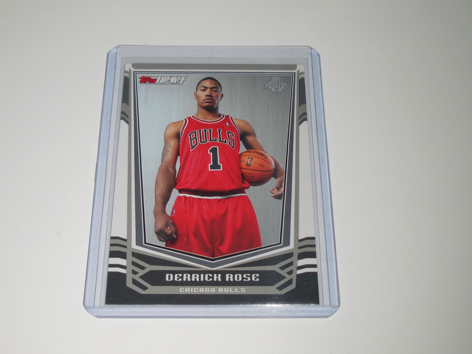 2008-09 TOPPS TIP OFF #111 DERRICK ROSE ROOKIE CARD (1 of 2)