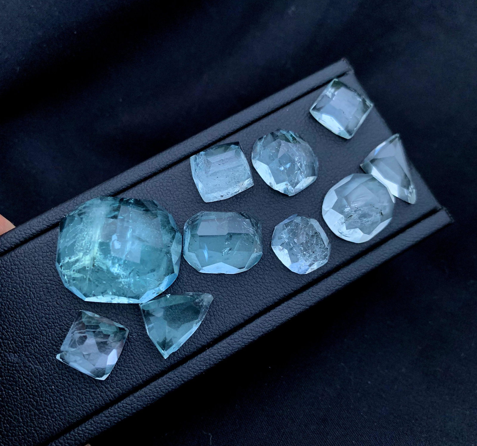 Aquamarine Gemstone ~ Natural Aquamarine Cabochon From: Aquamarine Gemstone ~ Natural Aquamarine Cabochon From Pakistan Dimensions (mm) ~ 22*9*5 mm ~ 10*9*515 mm Weight (carats) ~ 93.80 Ct Treatment : Natural Origin : Pakistan DHL Global Reserve: $150.00 S