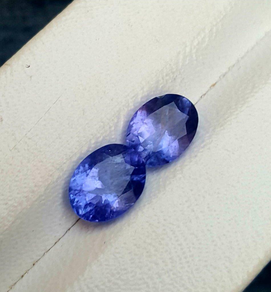 4.75 Carats Natural Paired Tanzanite Cut Stones: Title: 4.75 Carats Natural Paired Tanzanite Cut Stones Origin: Afghanistan Additional Information: 4.75 Carats Natural Paired Tanzanite Cut Stones Reserve: $250.00 Shipping: Domestic: Flat-rate of $15