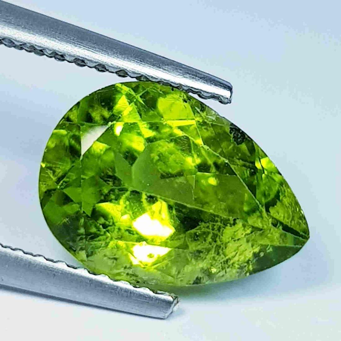 3.16 Ct Natural Peridot Pear Cut (1 of 4)