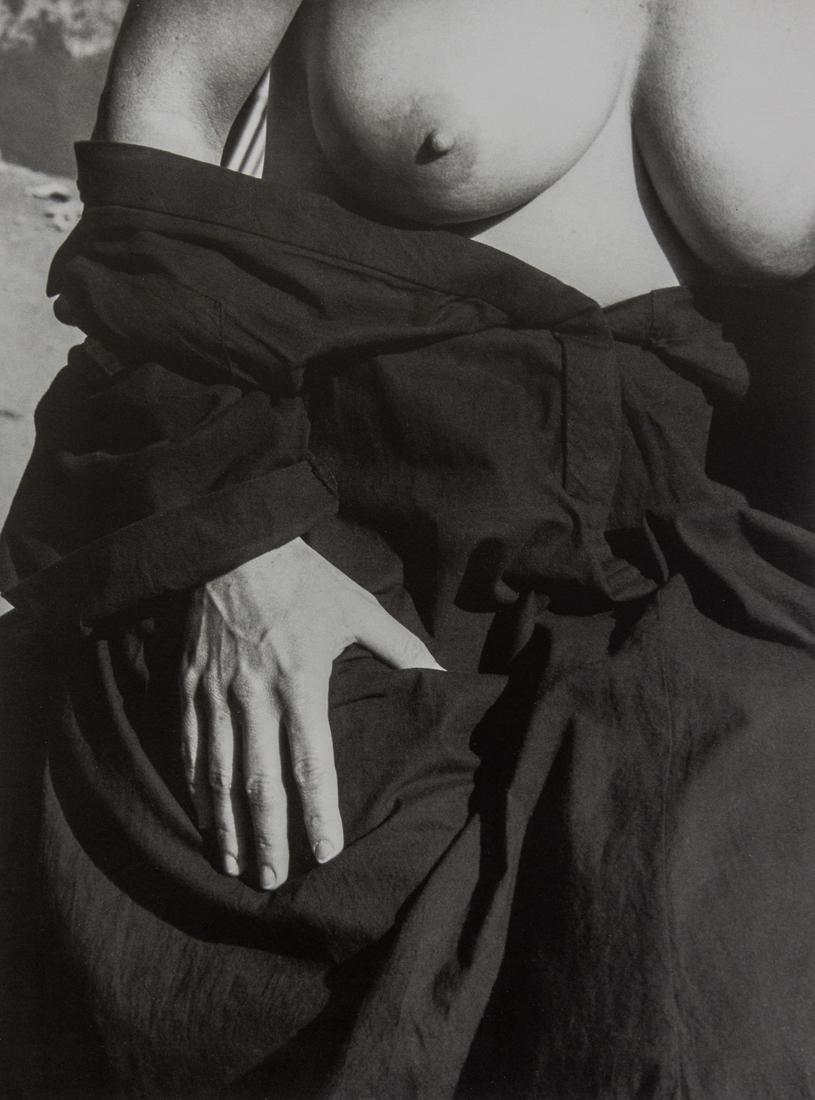 MANUEL ALVAREZ BRAVO - El Trapo Negro, 1986 (1 of 1)