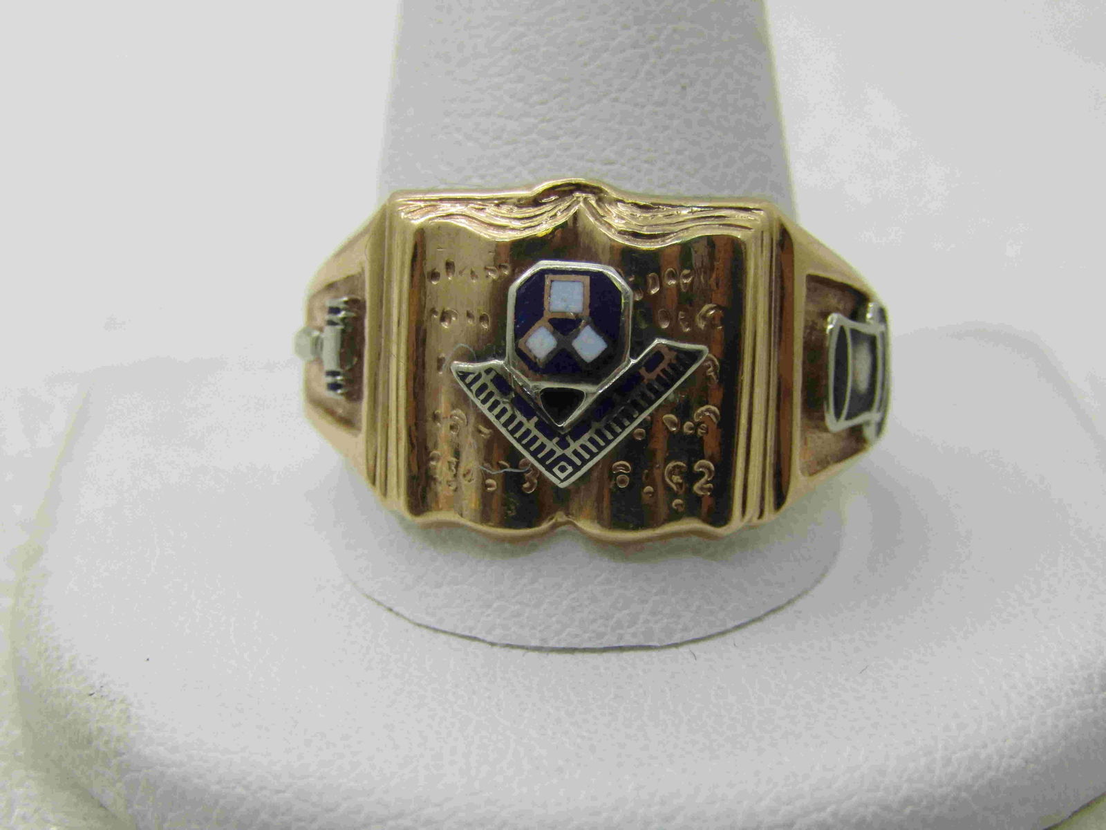 Vintage 10kt Masonic Ring, Sz. 16, Enameled Logo, (1 of 6)