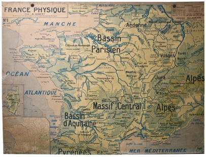 LARGE FRENCH SCHOOL Aid Geographic MAP OF FRANCE Art: Published by Delagrave , a now defunct editing company of map and globe in Paris Circa 1930 edited by Gilbert , this map shows the eography with a color coding of the different relief and elevation.