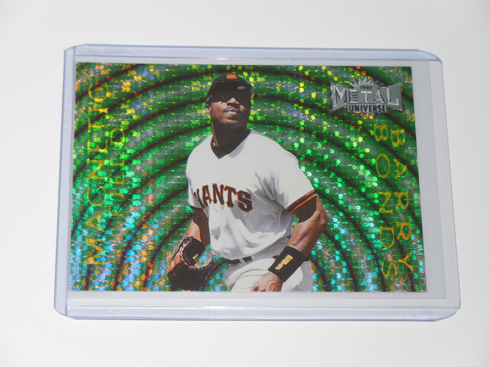 1997 SKYBOX METAL UNIVERSE BARRY BONDS MAGNETIC FIELD (1 of 2)