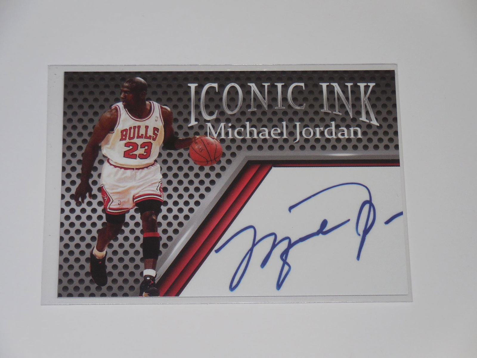 ACEO MICHAEL JORDAN ICONIC INK NOVELTY CARD (1 of 2)