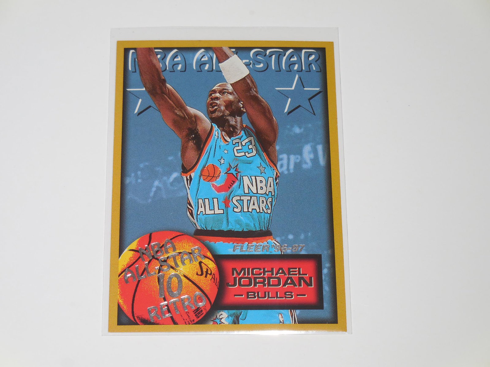 1996 FLEER #282 MICHAEL JORDAN ALL STAR RETRO: Title: 1996 FLEER #282 MICHAEL JORDAN ALL STAR RETROVERY NICE LOOKING CARD! APPROXIMATELY NEAR MINT CONDITION. WILL SHIP WITH PROTECTIVE SLEEVE AND TOP LOADER.MODERN Reserve: $3.00 Shipping: Domestic: