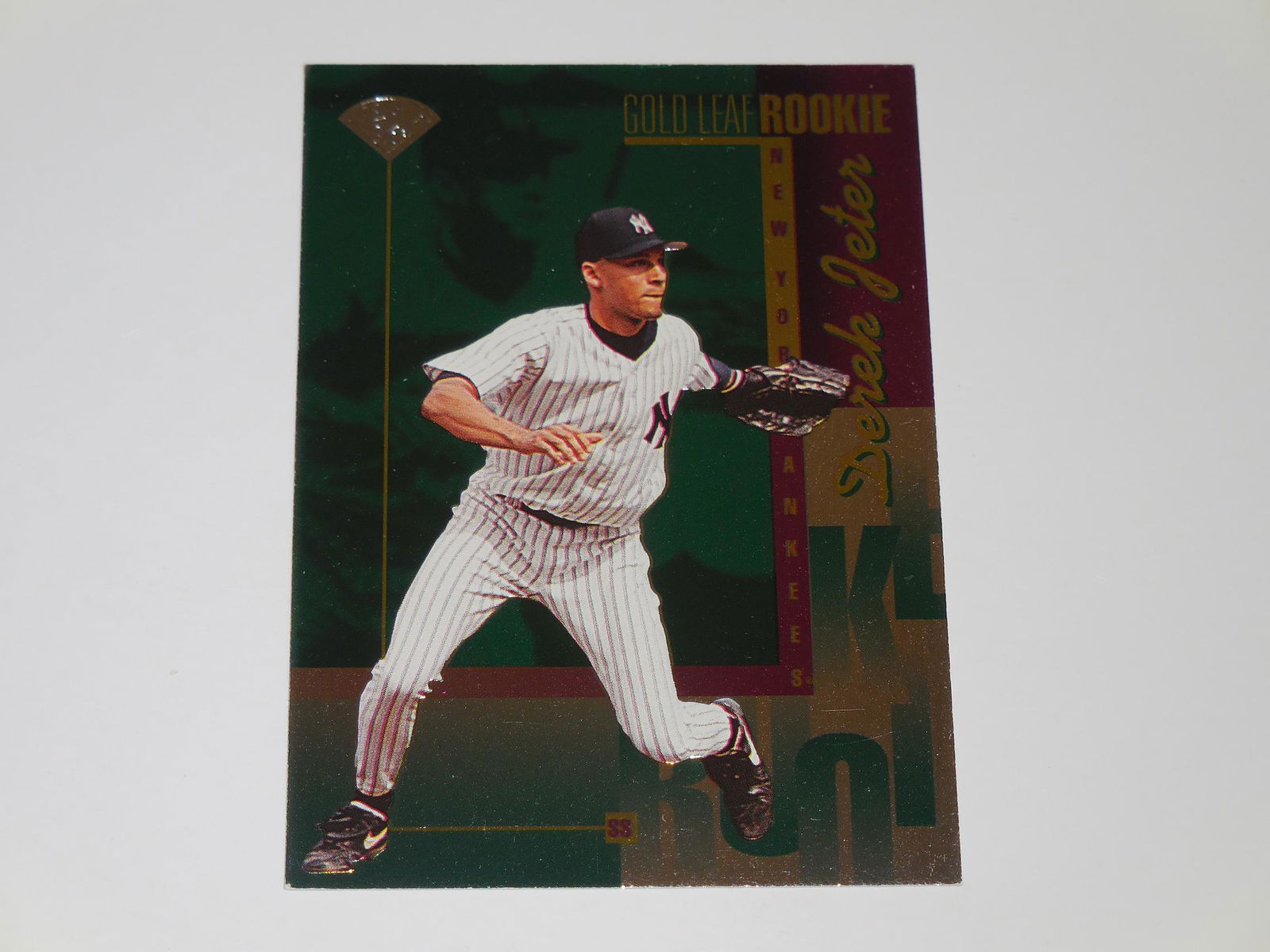 1996 LEAF DEREK JETER GOLD LEAF ROOKIE HOLOFOIL (1 of 2)