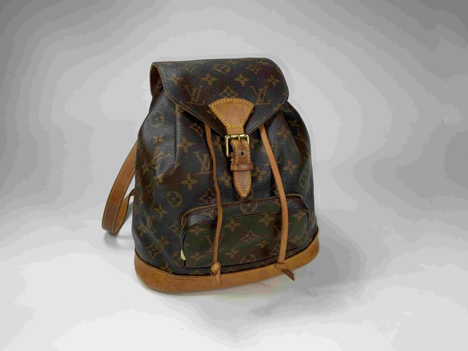 Louis Vuitton Montsouris Backpack (1 of 7)