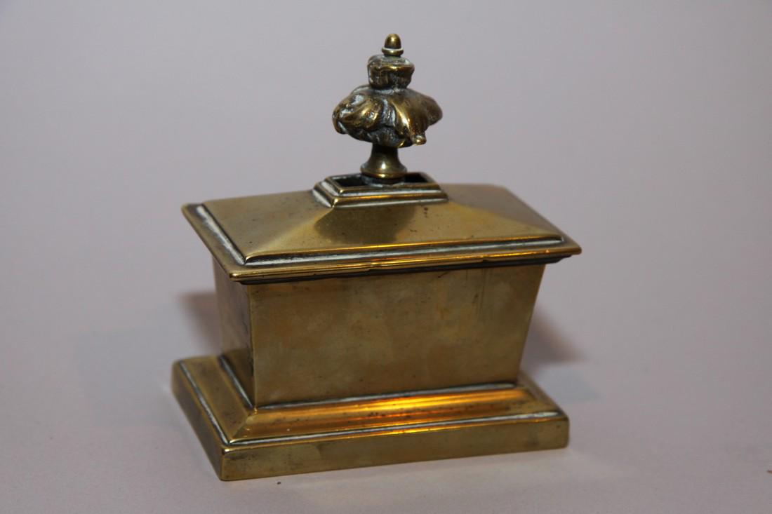 Late 18th century Dutch brass table top tobacco box (1 of 1)
