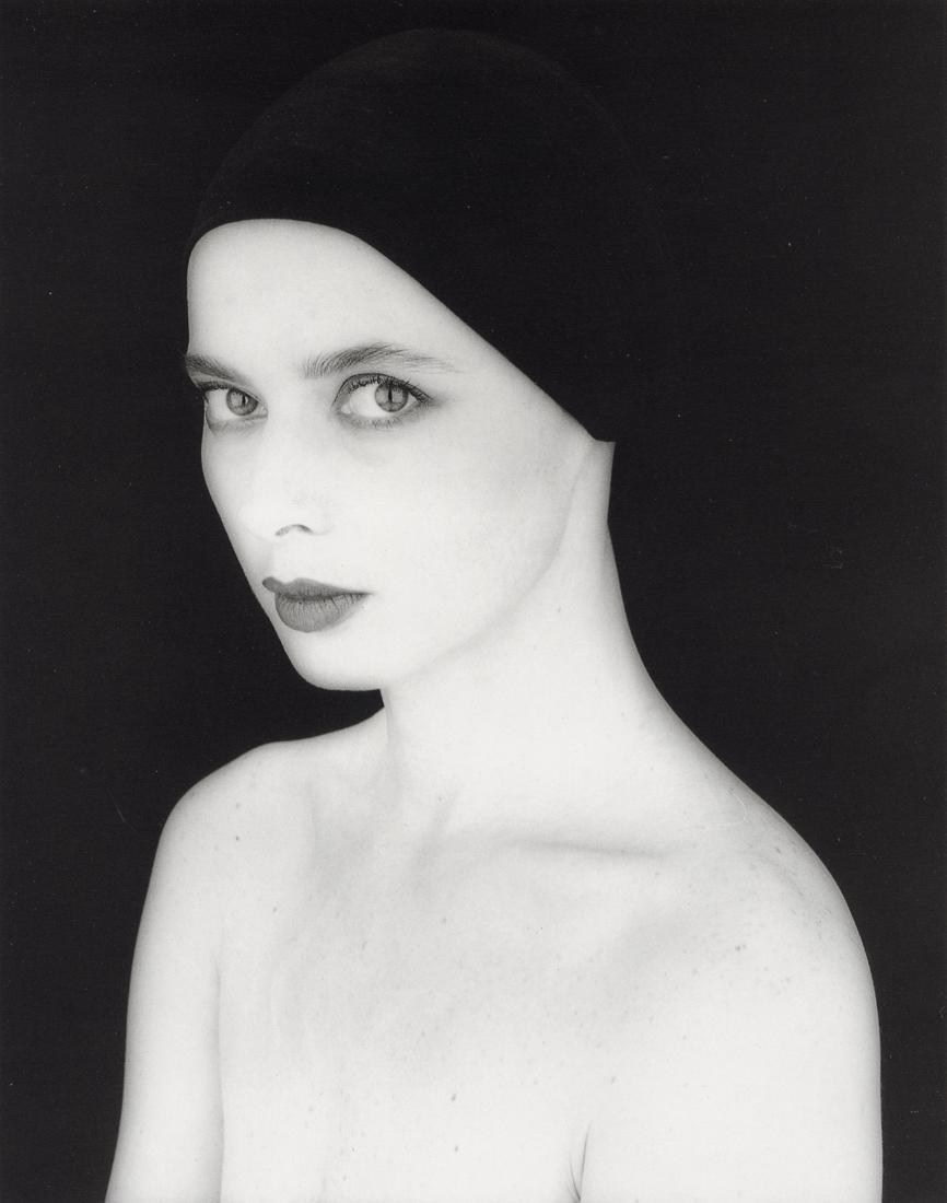 ROBERT MAPPLETHORPE - Isabella Rossellini, 1988: Artist: Robert Mapplethorpe Title: Isabella Rossellini, 1988 Medium: Duotone Photo Litho, 1992, Italy Dimensions:6.8x8.65" Description: Heat Wax Mounted on 11x14" Conservation Board Artist Bio: Robert