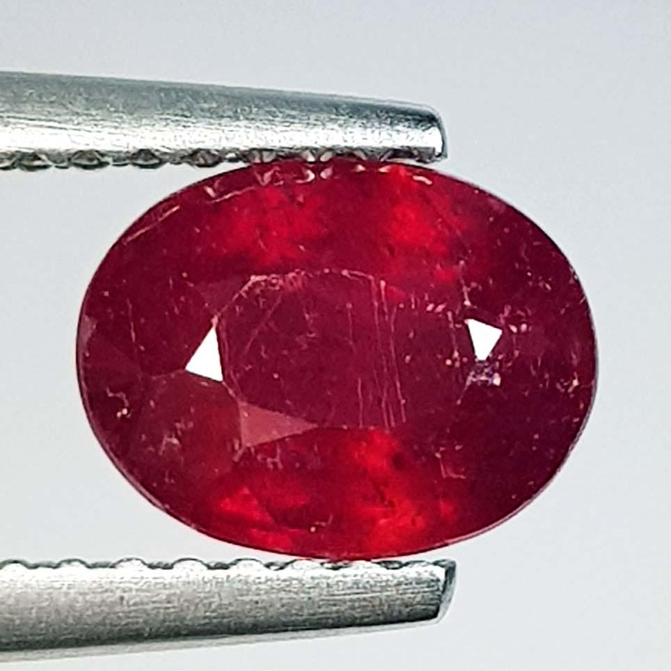 1.75 Ct  Natural Ruby Oval Cut (1 of 5)