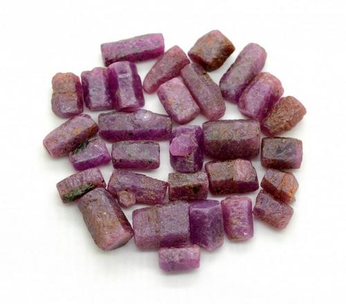 250 Cts Beautiful Ruby Crystals (1 of 3)