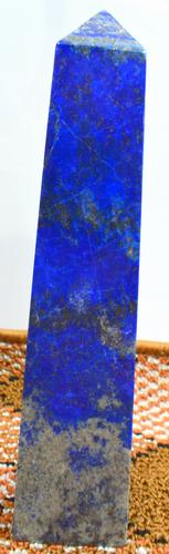 1135 Grams Natural Lapis Lazuli Standing Tower: Title: 1135 Grams Natural Lapis Lazuli Standing Tower Gemstones: Lapis Lazuli Carat Weights: 1135 Grams Size/Dimensions: 230x45x50 MM Additional Info: Natural Reserve: $100.00 Shipping: Domestic: Flat