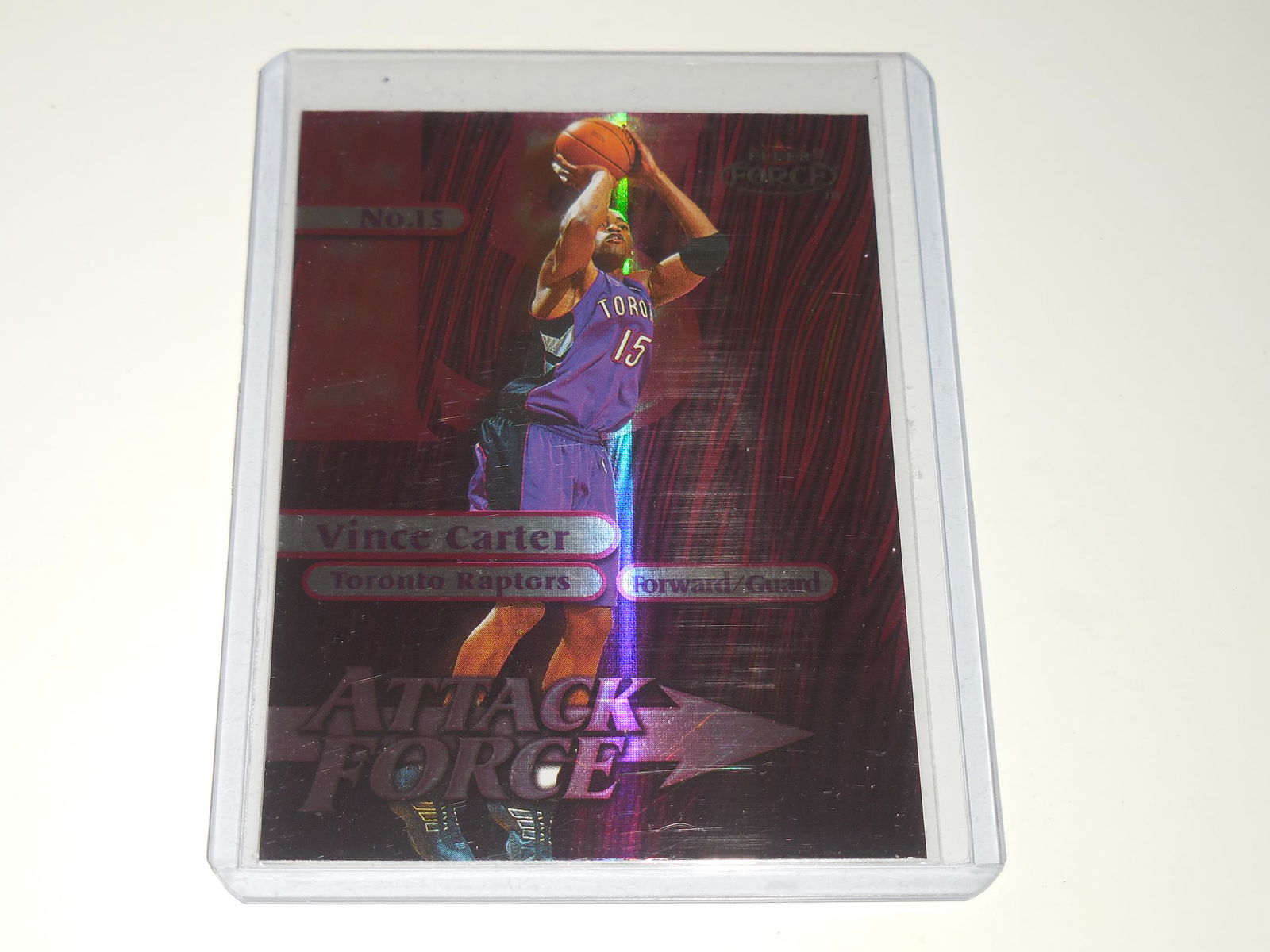99-00 FLEER FOCUS VINCE CARTER ATTACK FORCE HOLOFOIL (1 of 2)