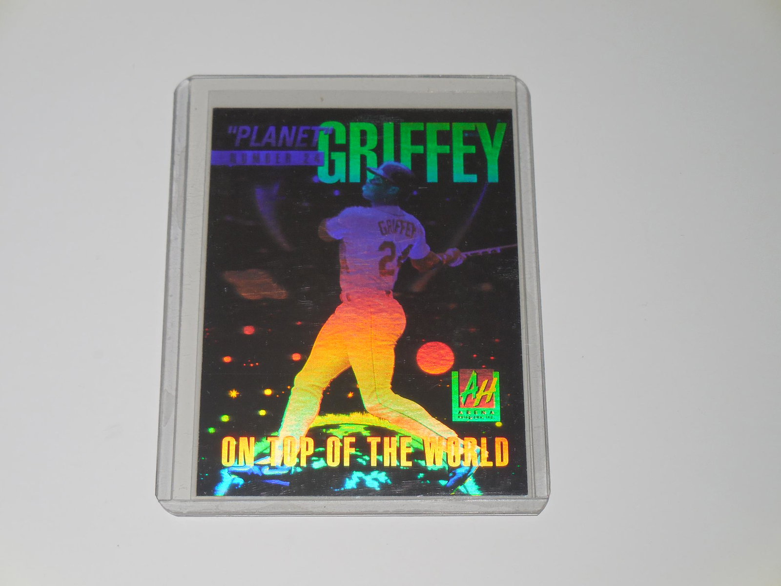 1991 ARENA KEN GRIFFEY JR HOLOGRAM RARE: Title: 1991 ARENA KEN GRIFFEY JR HOLOGRAM RARE Description: VERY NICE LOOKING CARD! THIS CARD IS IN APPROXIMATELY NEAR MINT CONDITION. THE CARD YOU SEE IN THE PHOTOS IS THE CARD YOU'RE ACTUALLY BIDDIN