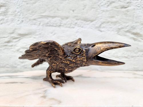 A couple of decorative bronze statues - Sitting females (1 of 6)