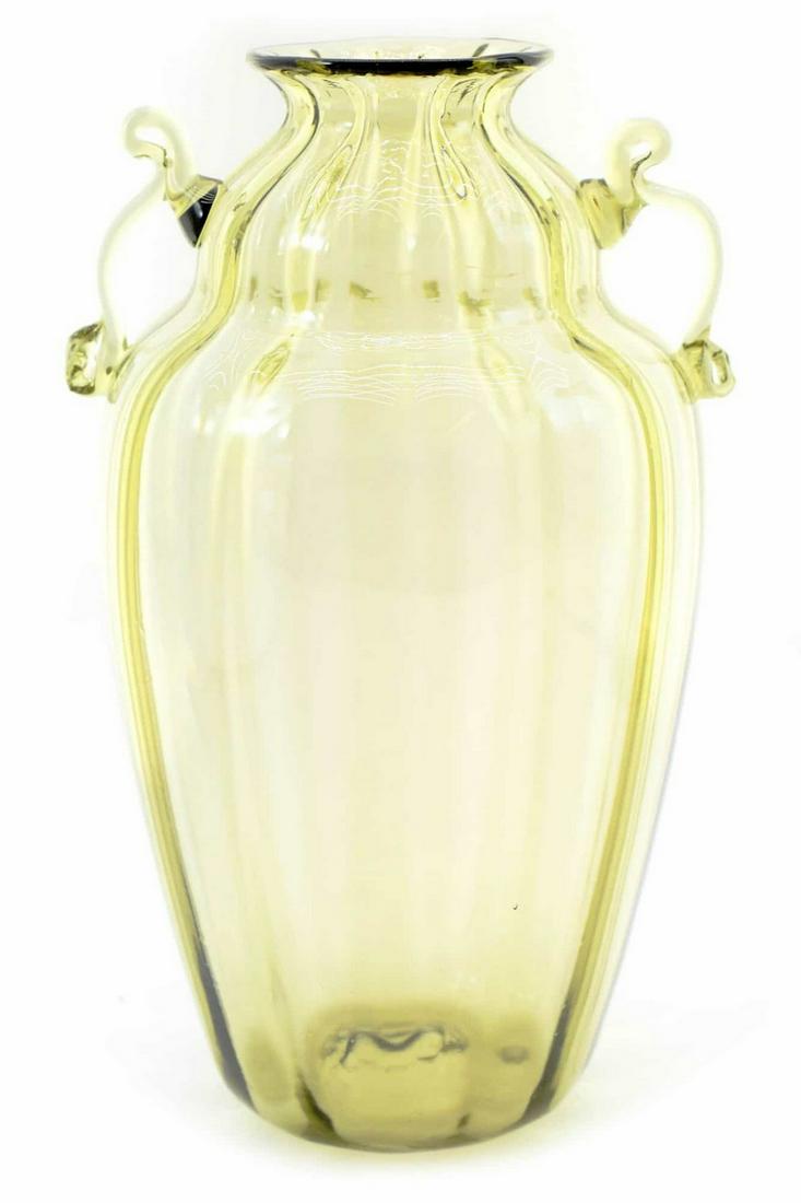 Vittorio Zecchin - Vintage Murano Glass vase: Title:Vittorio Zecchin - Vintage Murano Glass vase Maker:Vittorio Zecchin - Pauly & C. Origin:Murano Date: 1930 Material: glass Dimensions: 14 x 8,5 cm 155 grams Description: Vintage Murano glass vase