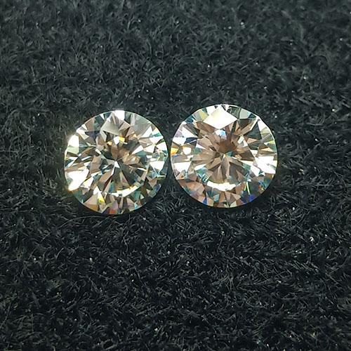 2 PCS 0.87 CTS NATURAL MOISSANITE ROUND SHAPE GOOD: Title: 2 PCS 0.87 CTS NATURAL MOISSANITE ROUND SHAPE GOOD LUSTER LOOSE GEMSTONES Carat Weights: 0.87 Size/Dimensions: 5 MM Additional Information: DIAMOND LUSTER Reserve: $25.00 Shipping: Domestic: Fl