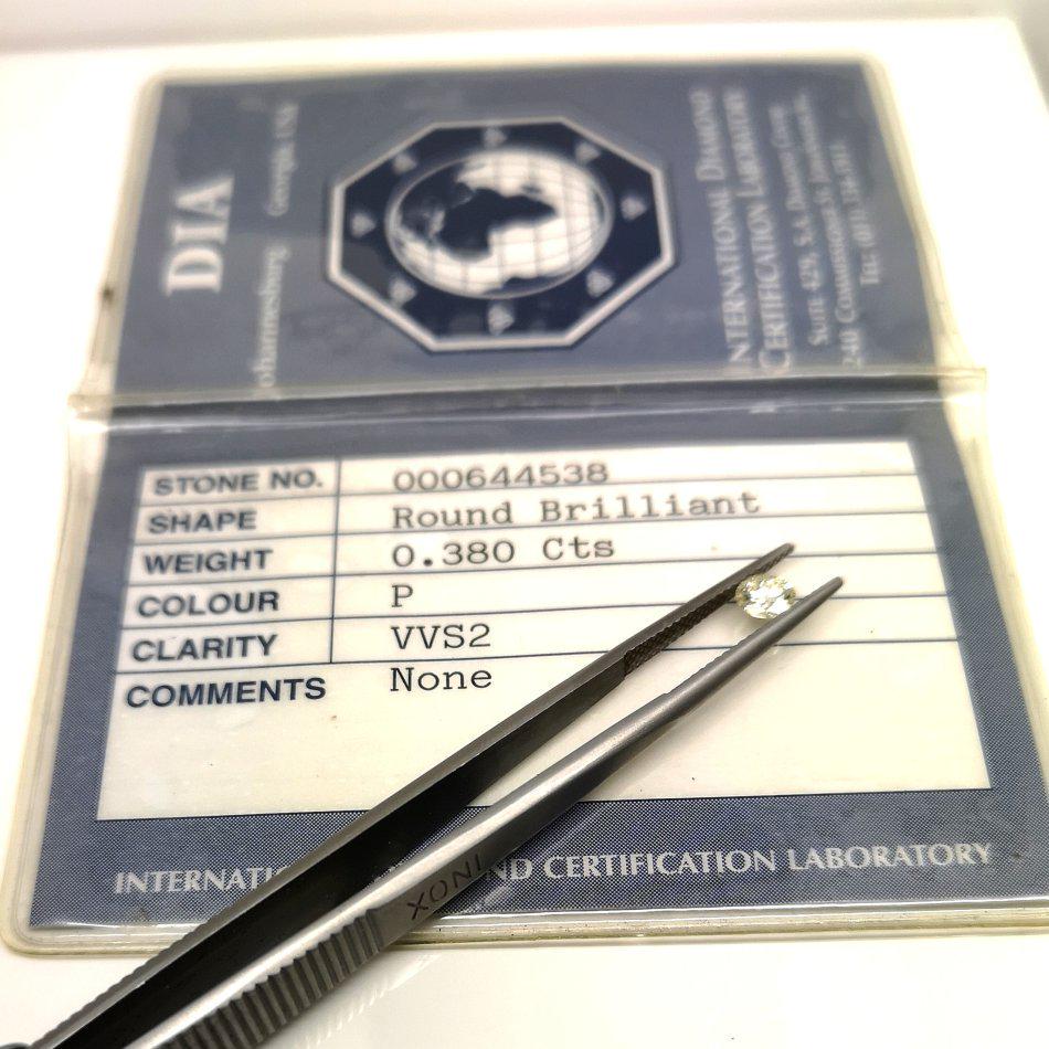 Natural White Diamond P 0.38ct with Certificate (1 of 3)