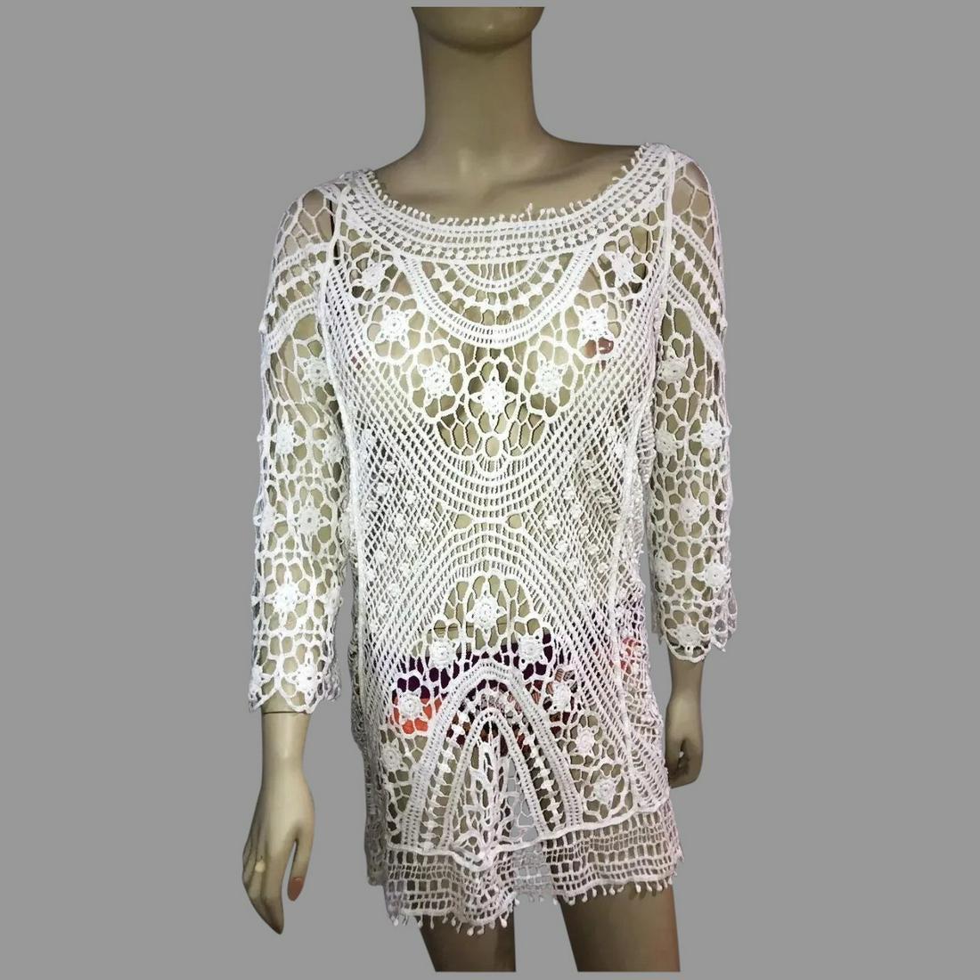 Vtg Crochet lace white cotton cover up dress plunge: A true stunning cover up crocheted dress with plunge back stunning open lace design. In very good vintage condition. Size-S/M Reserve: $45.00 Shipping: Domestic: Flat-rate of $30.00 to anywhere within