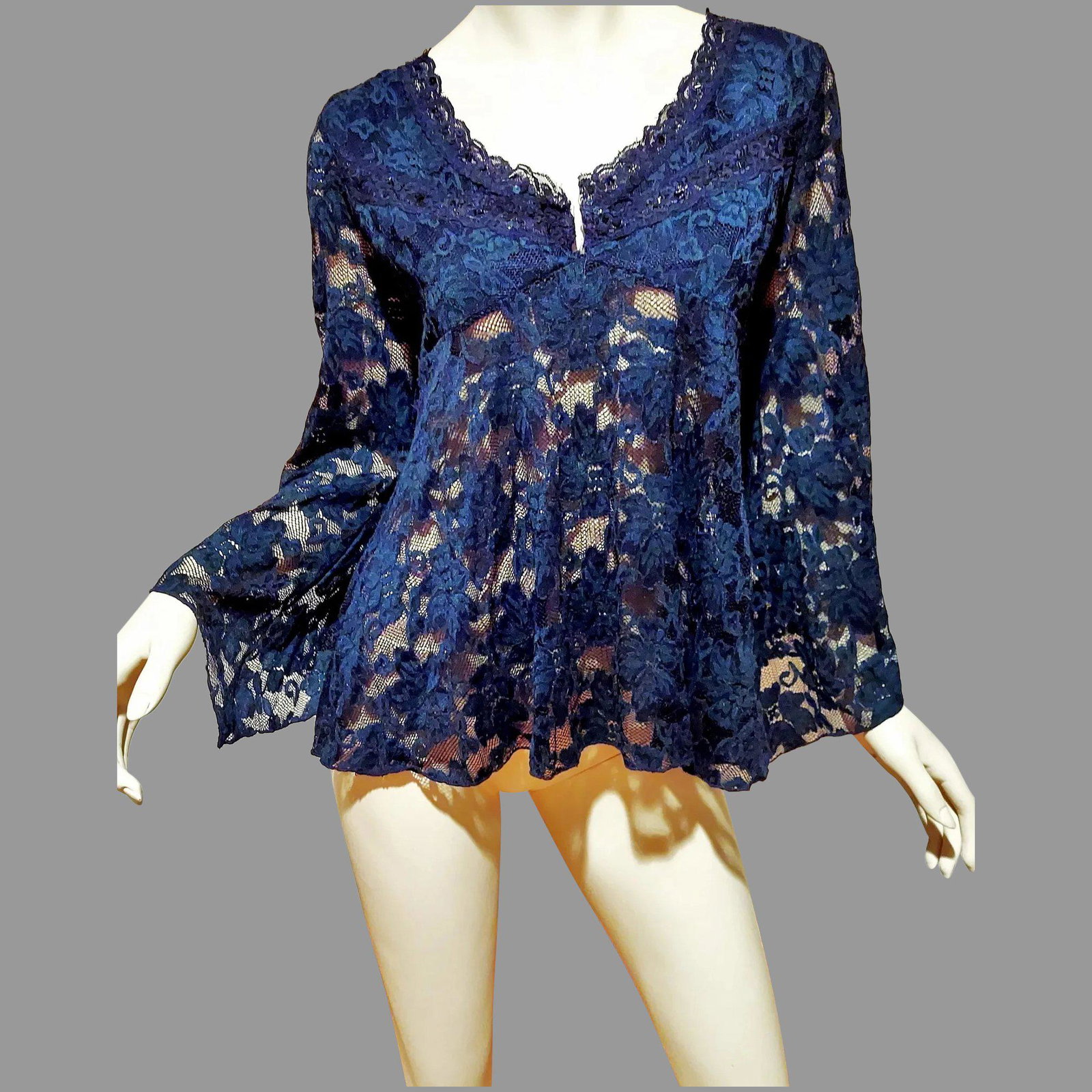 Vtg Full Lace Top Poet sleeves and Bodice black: Very Beautiful all Lace Poet Top with poet sleeves. embellished with a bit of sequins and beds. In very good vintage condition Size-M Reserve: $45.00 Shipping: Domestic: Flat-rate of $25.00 to anywher