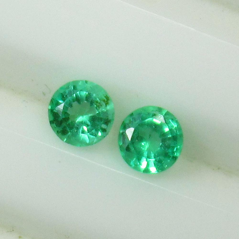 0.54 Ct Natural Colombian Emerald Round Pair (1 of 2)