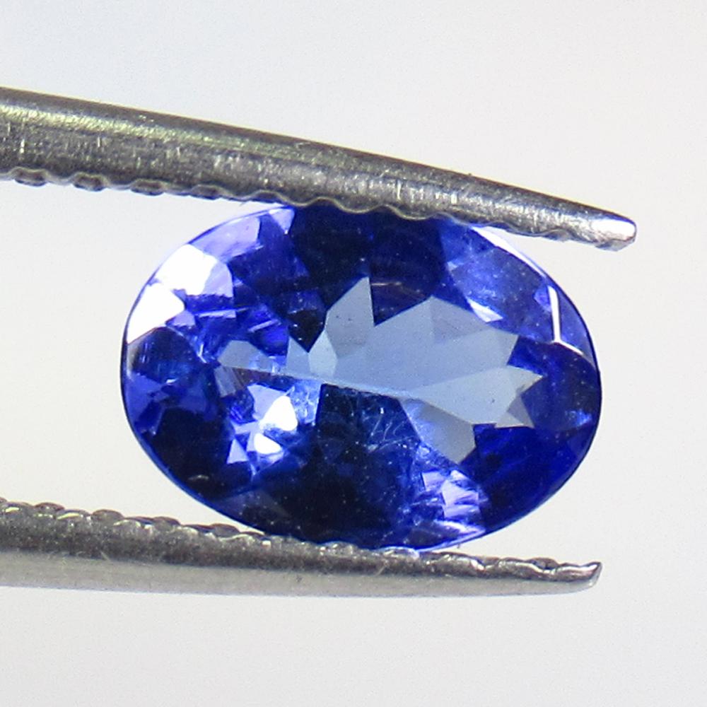 0.65 Ct Natural Tanzanite Oval Cut: No Reserve! Title: 0.65 Ct Natural Tanzanite Oval Cut Stone Clarity: VVS Gemstone: Natural Tanzanite Carat Weight: 0.65 Size/Dimensions: 7.20 x 5.20 x 3.10 mm Additional Information: Top Quality Luste