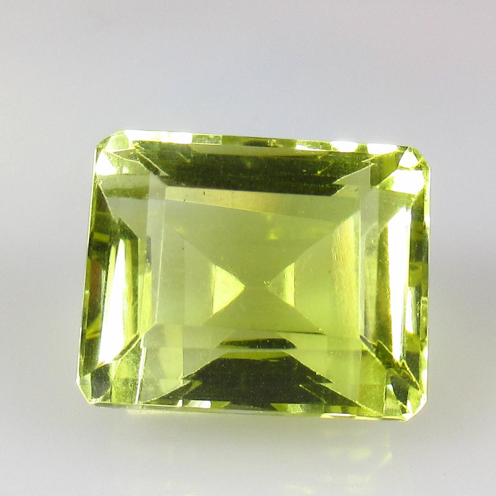 16.92 Ct Natural Lemon Quartz Octagon Cut: No Reserve! Title: 16.92 Ct Natural Lemon Quartz Octagon Cut Stone Clarity: VVS Gemstone: Natural Lemon Quartz Carat Weight: 16.92 Size/Dimensions: 15.80 x 12.80 x 10.70 mm Additional Information: Goo