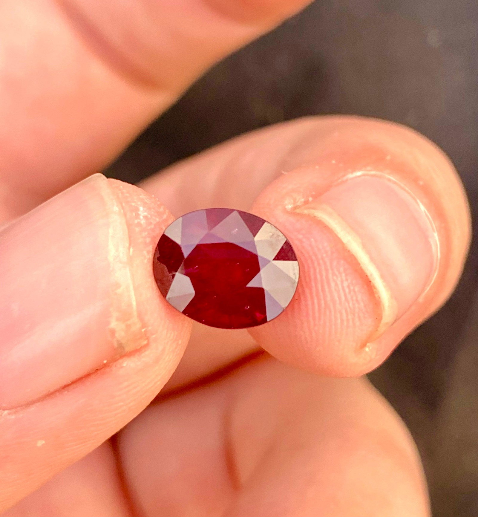 Natural Spinel Loose Gemstone - 4.60 Carats , 10*08*07 (1 of 2)