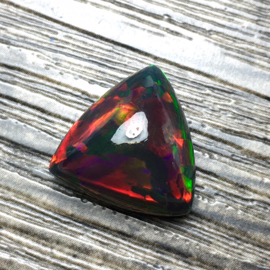 Natural Triangle Cut 8.03Carats Opal Loose Gemstone (1 of 4)